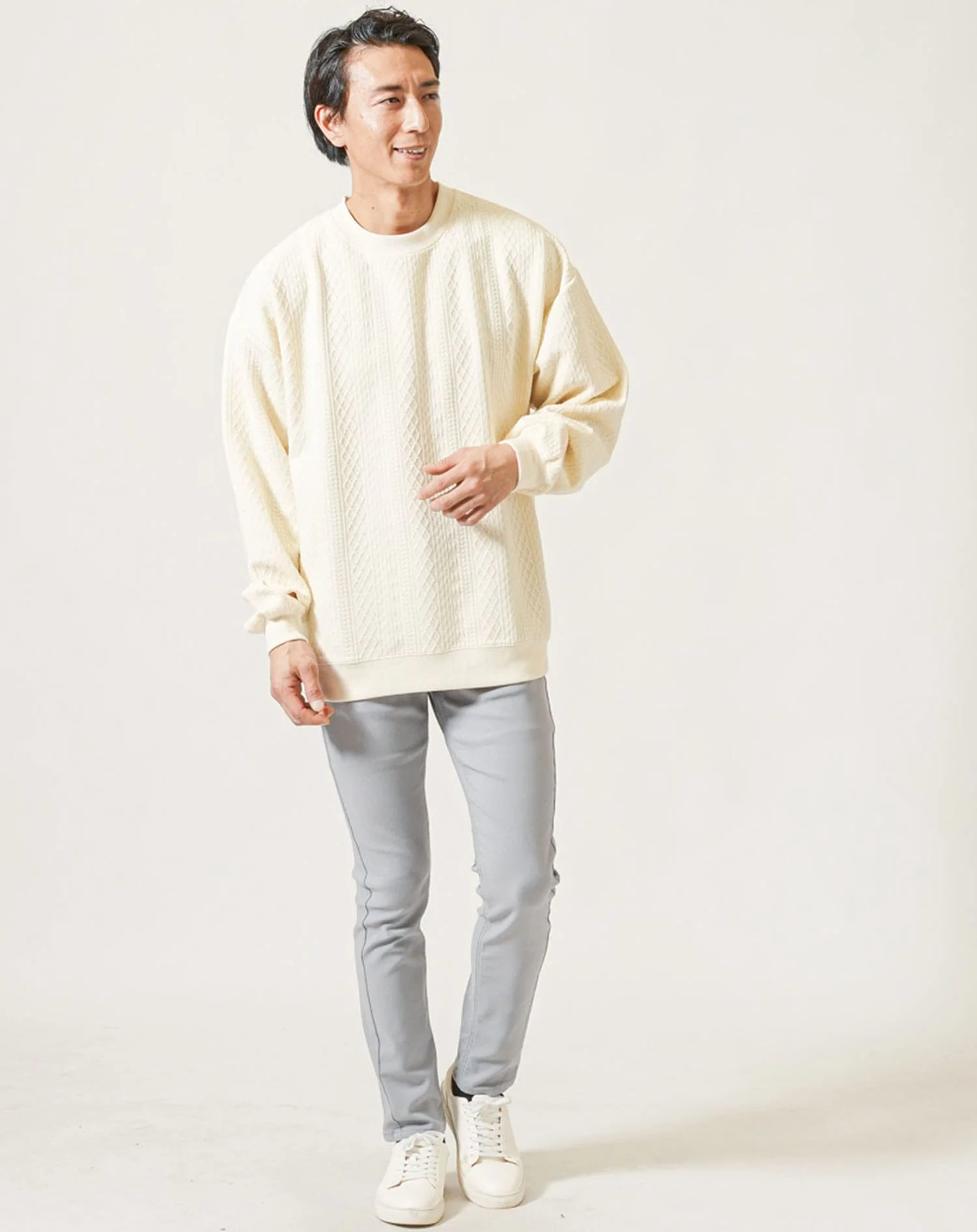 オーバーサイズ膨れジャガード長袖クルーネックＴシャツ - Image 11
