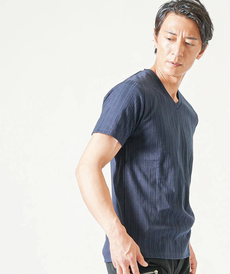 バイカーファッション・夏のちょいワルメンズ3点コーデセット ブリーチ7分袖デニムジャケット×ネイビー半袖Tシャツ×黒ストレッチカーゴパンツ - Image 13