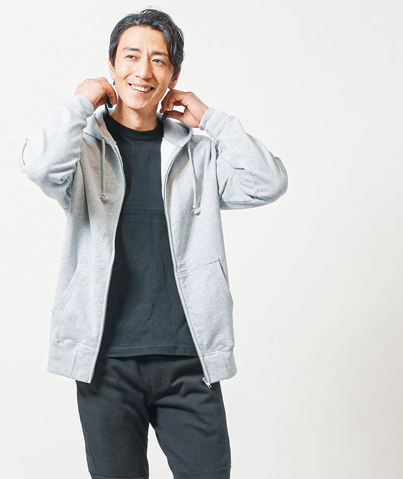 普段着スポーツファッション服メンズ3点コーデセット グレー長袖ジップパーカー×黒半袖Tシャツ×黒スウェットジョガーパンツ - Image 10