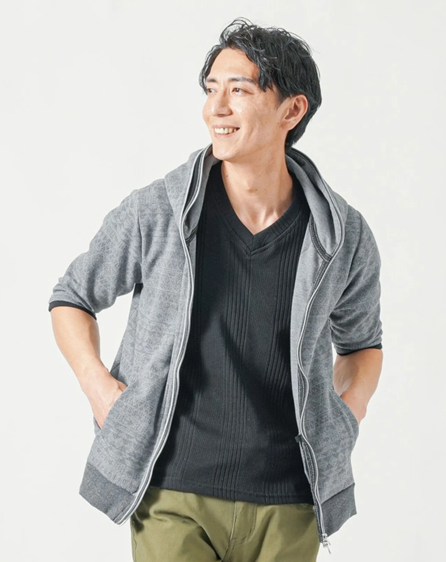 メンズ夏服トップス3点コーデセット グレー5分袖パーカー×白半袖Tシャツ×黒半袖Tシャツ - Image 3