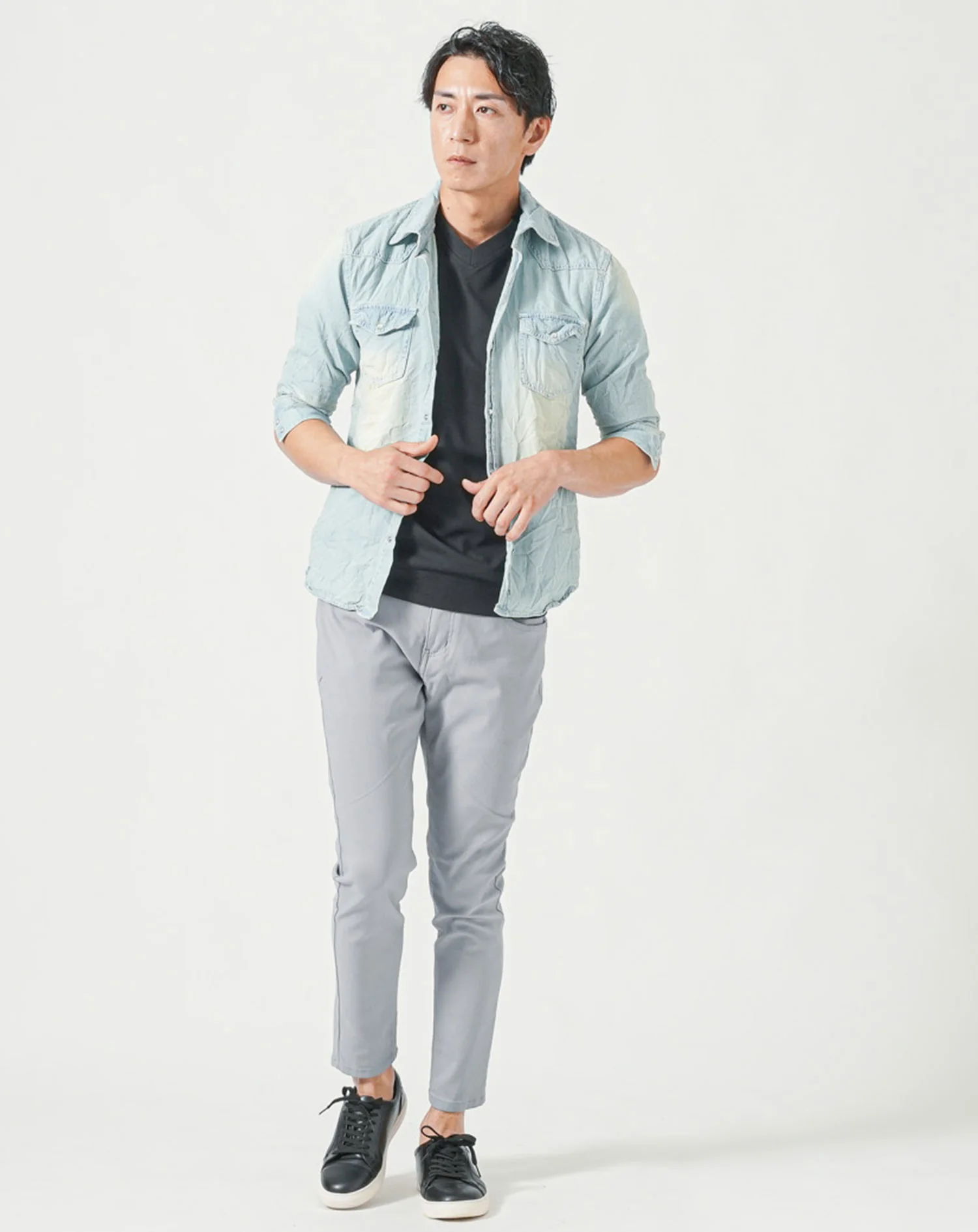 メンズ夏服トップス3点コーデセット　サックスブルー7分袖デニムシャツ×白半袖Tシャツ×黒半袖Tシャツ - Image 6
