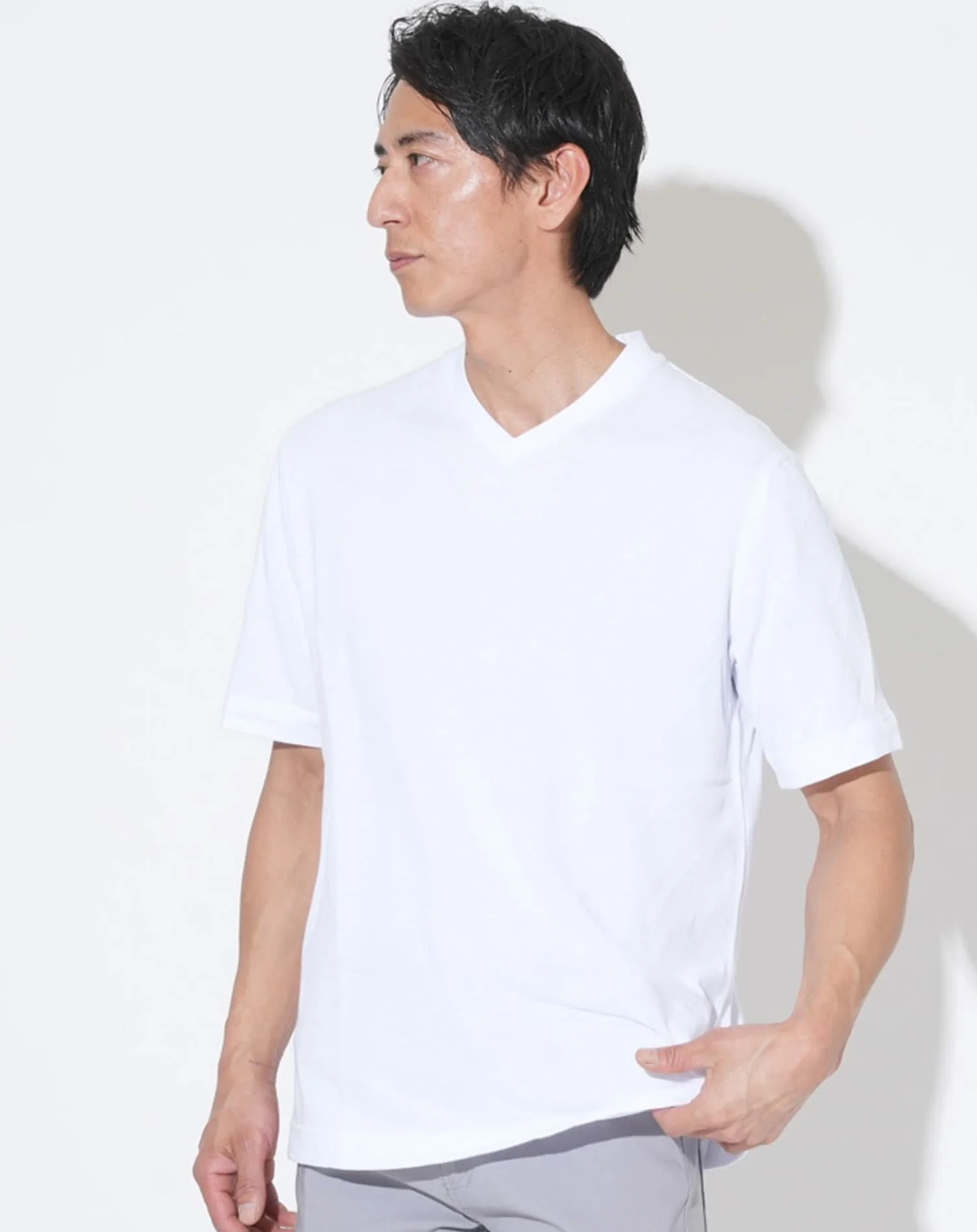 ジャケット専用インナークールマックスVネック半袖Tシャツ - Image 11