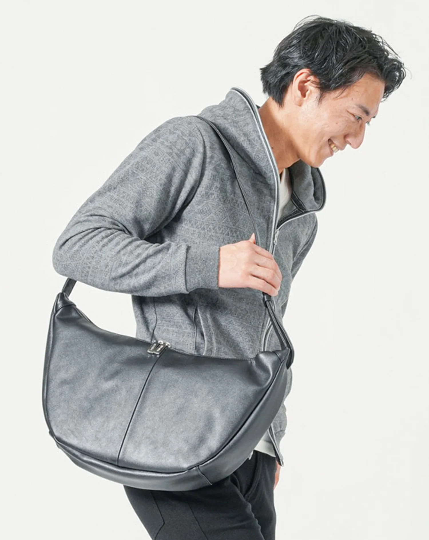 本革レザー三日月型ショルダーバッグ - Image 15