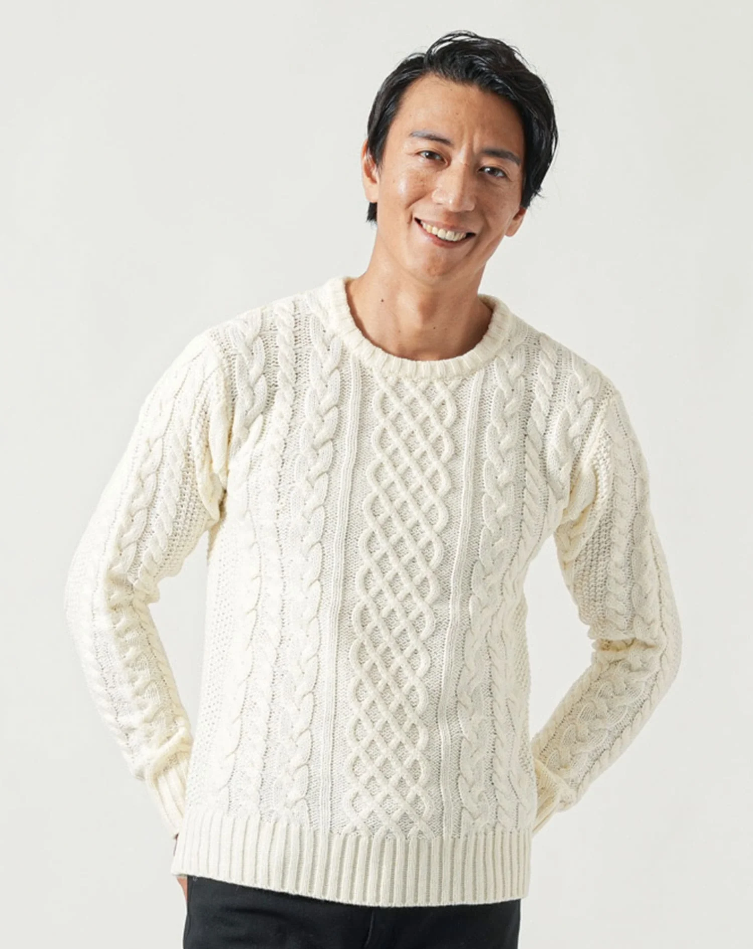 ケーブル編みアクリルVネック・クルーネック長袖ニットTシャツ - Image 39