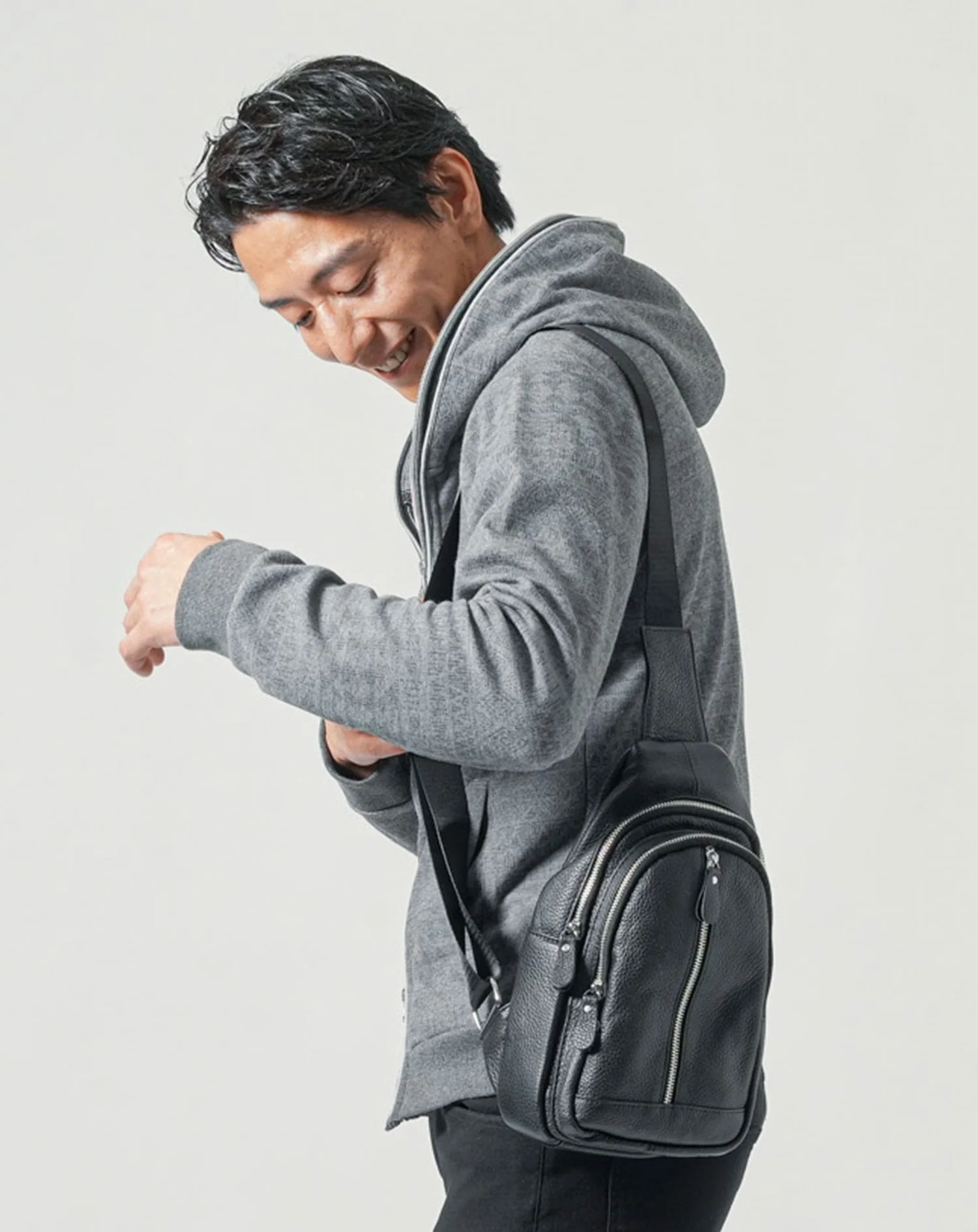 本革レザー縦型ボディバッグ - Image 10