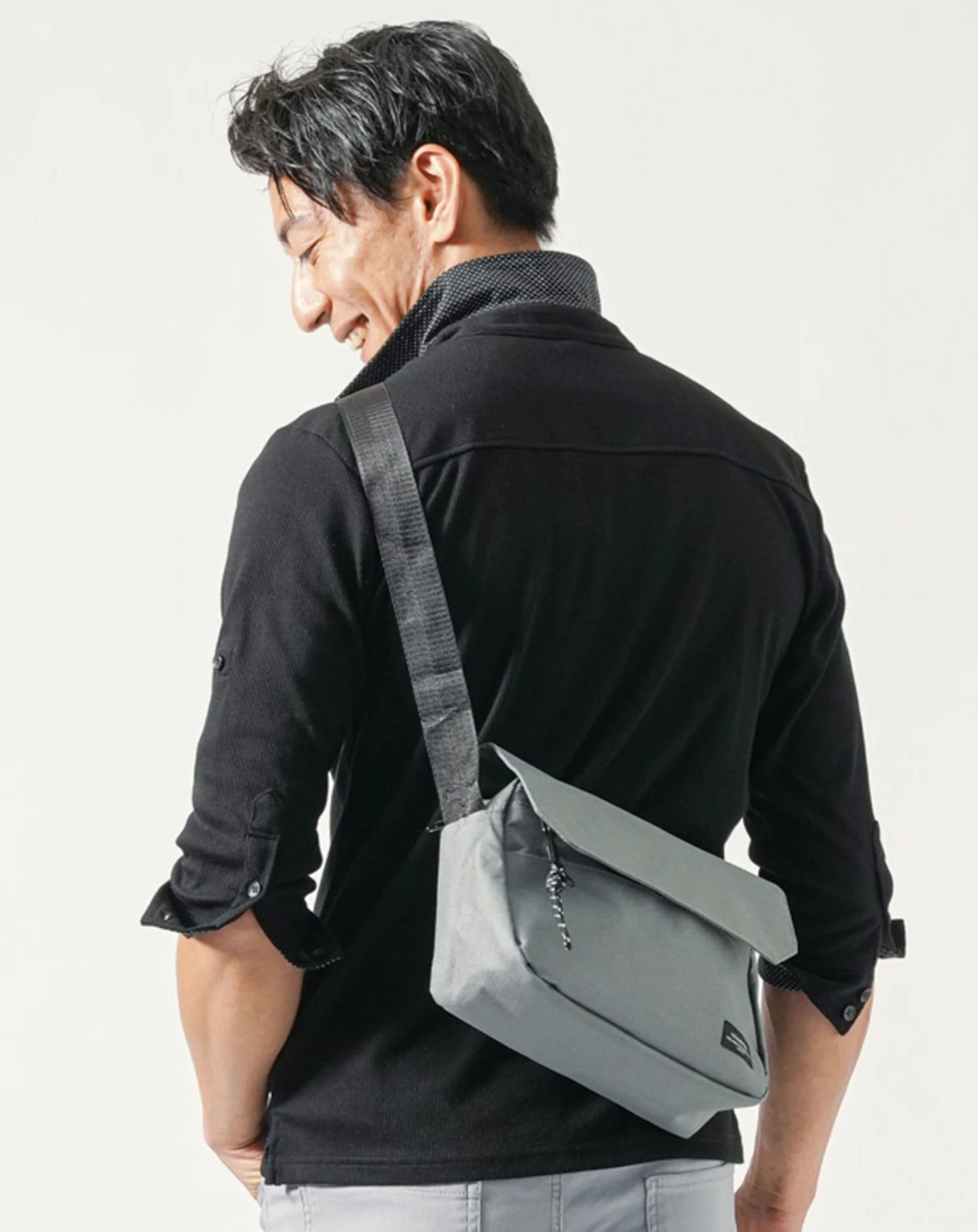 撥水加工カラビナ付きミニショルダーバッグ - Image 10
