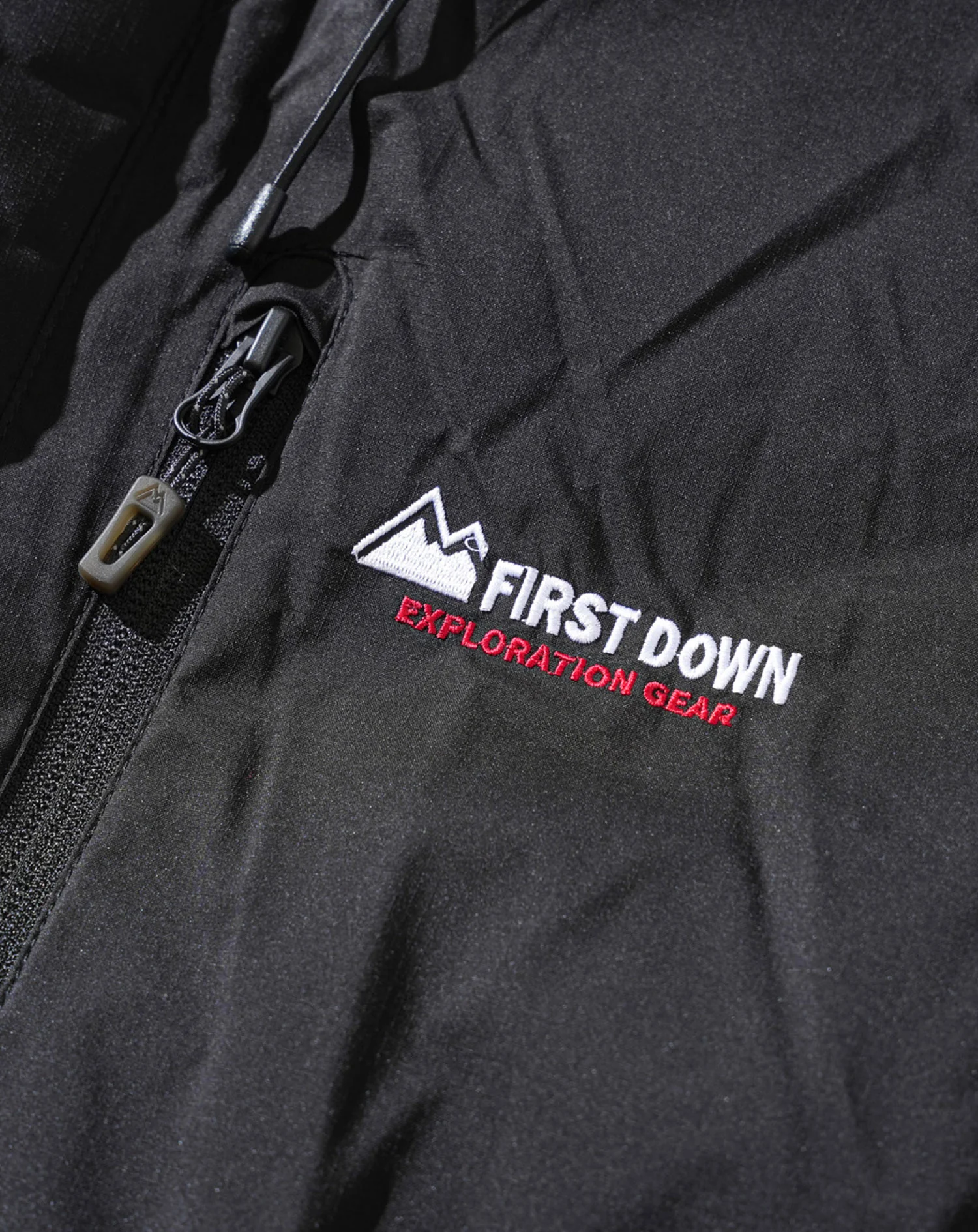 ファーストダウン(FIRST DOWN)撥水加工ボリュームネックフード中綿ダウンジャケット - Image 13
