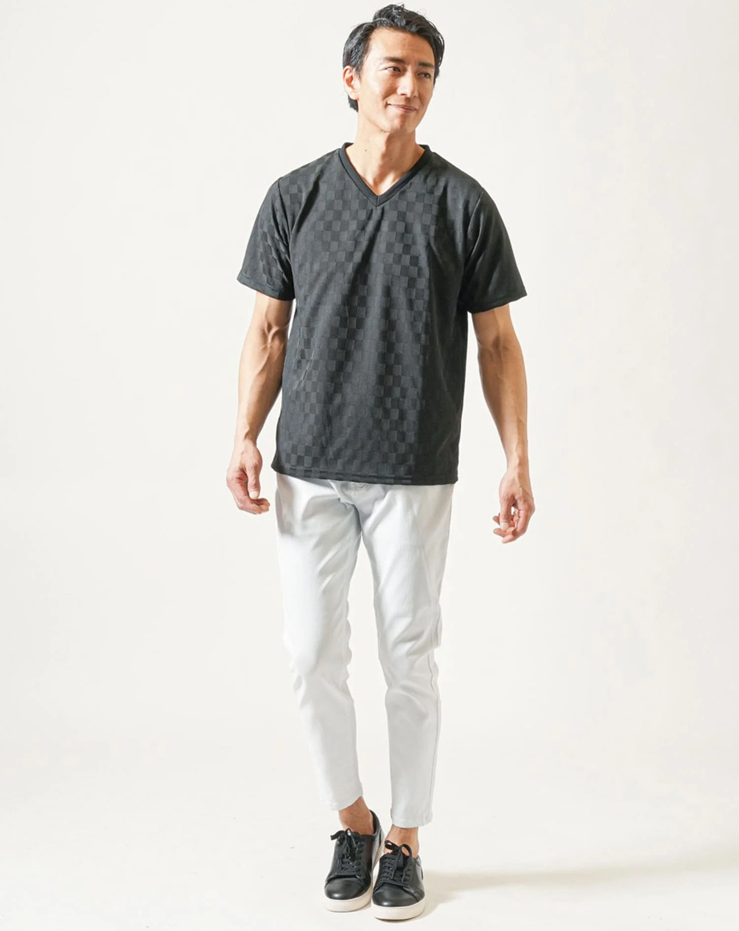 格子柄ストレッチ半袖VネックTシャツ - Image 6