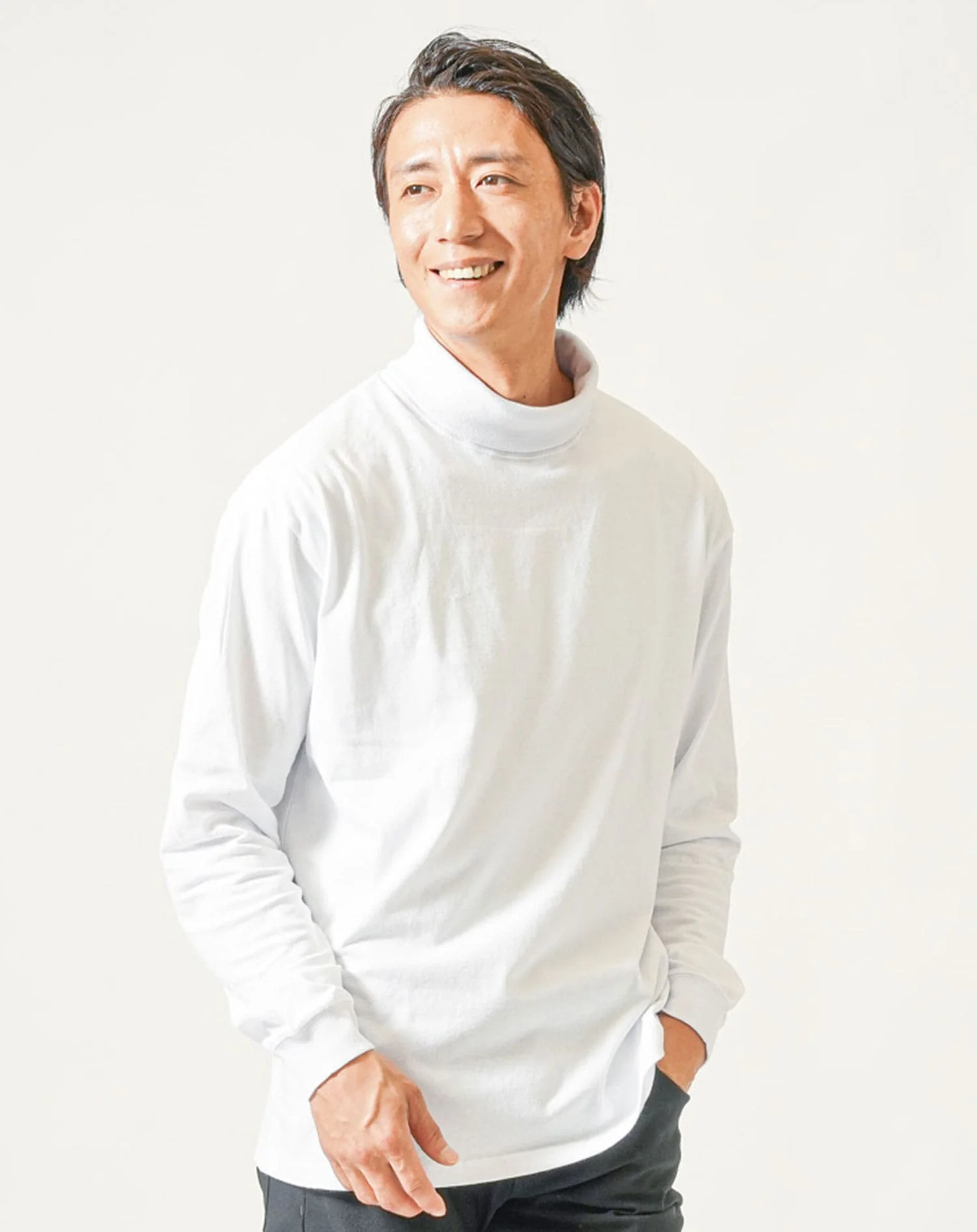 ミドル天竺タートルネック長袖Tシャツ - Image 11