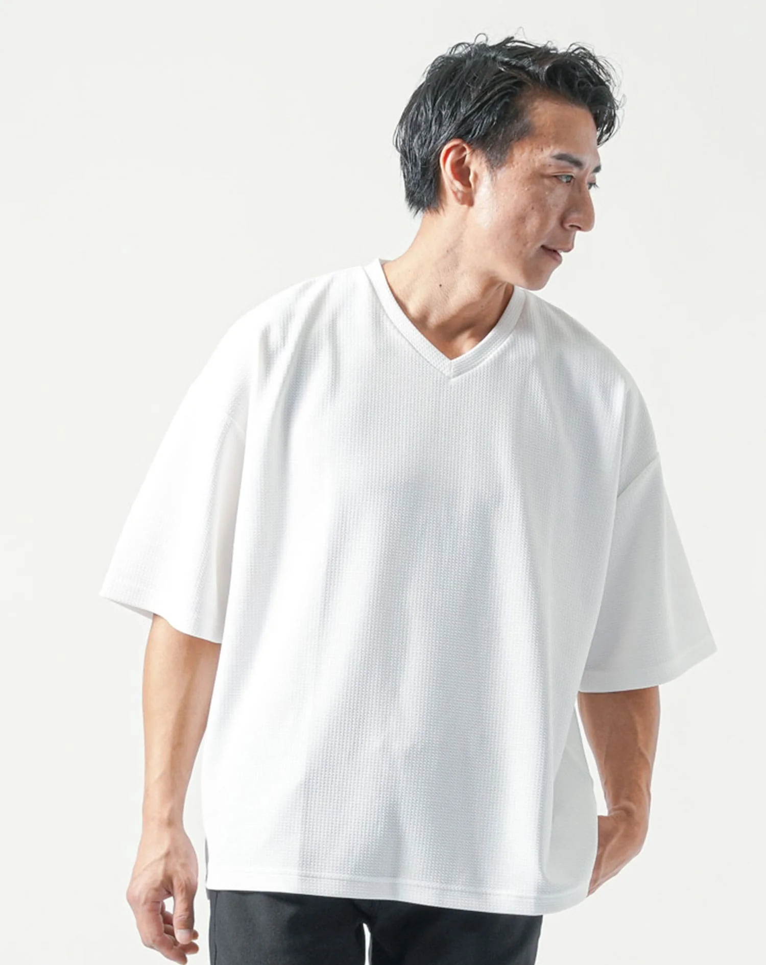 オーバーサイズドライワッフル半袖VネックTシャツ - Image 8
