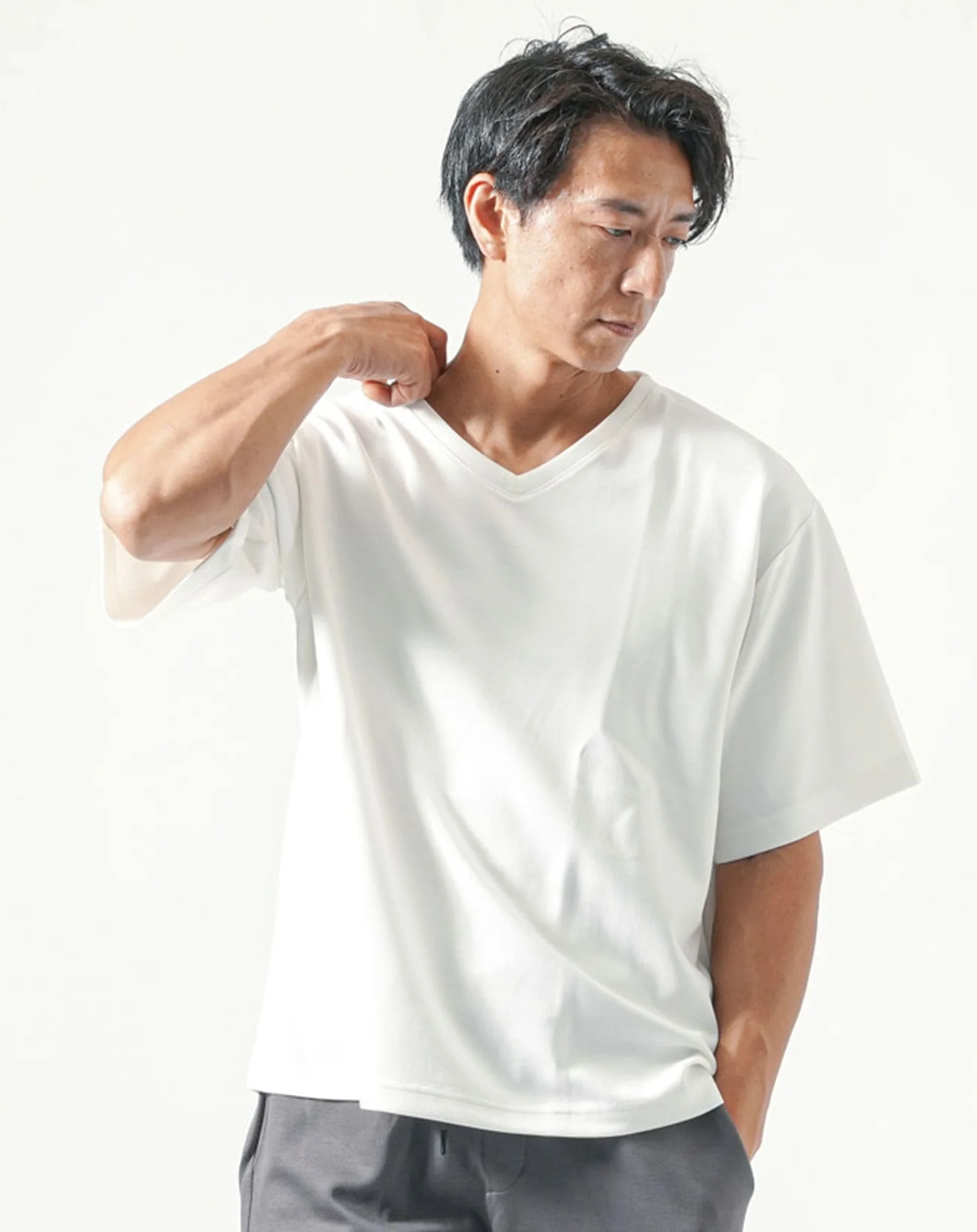 セットアップ 接触冷感オーバーサイズ半袖VネックTシャツ×ハーフパンツ - Image 19