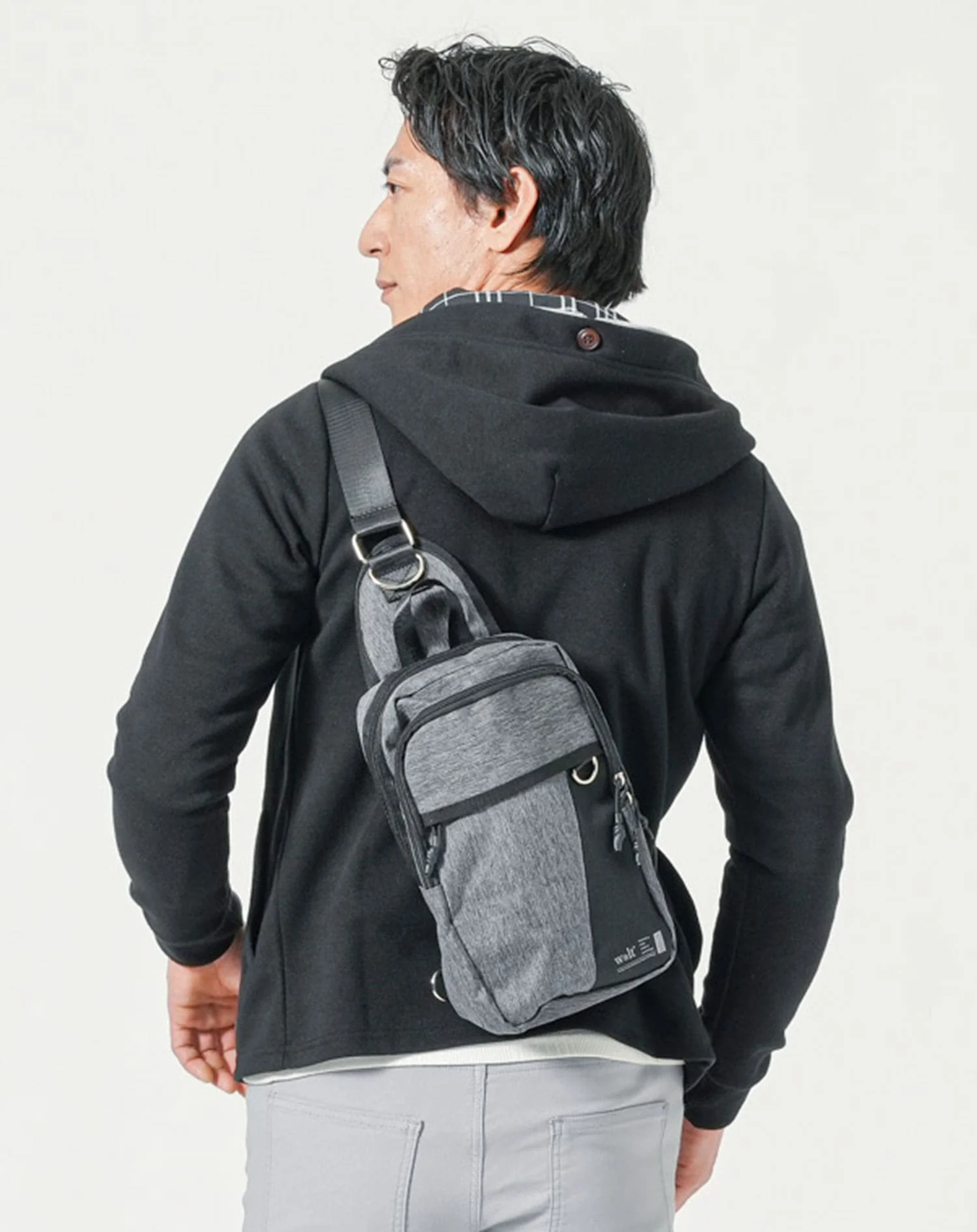 撥水加工USBポート付きボディバッグ - Image 5