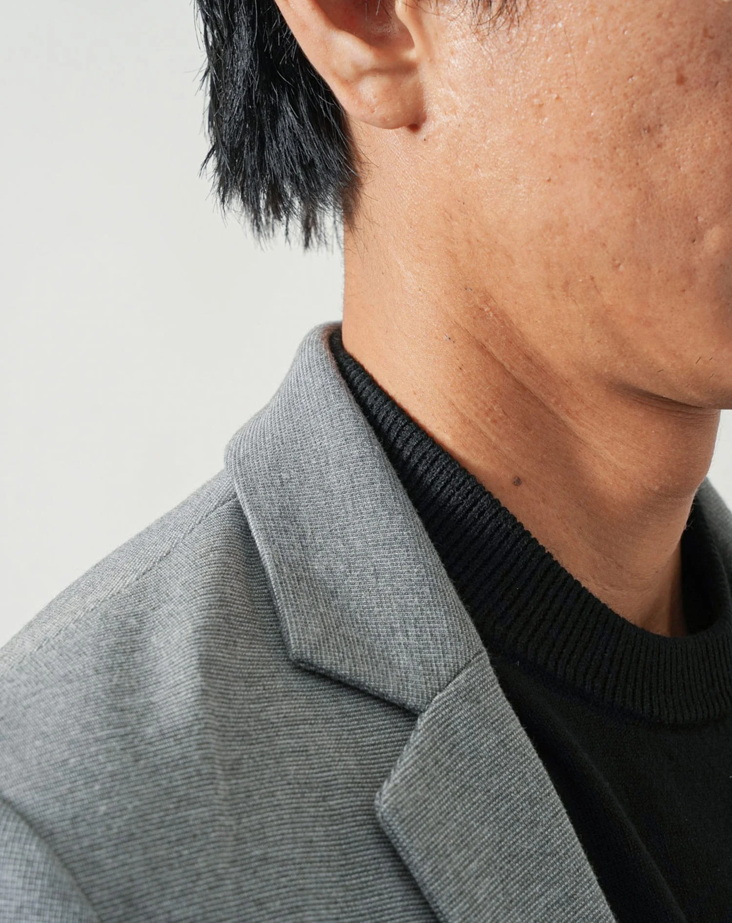 ジャケットの専用インナー　襟高設計ウォッシャブル長袖クルーネックニットTシャツ - Image 10