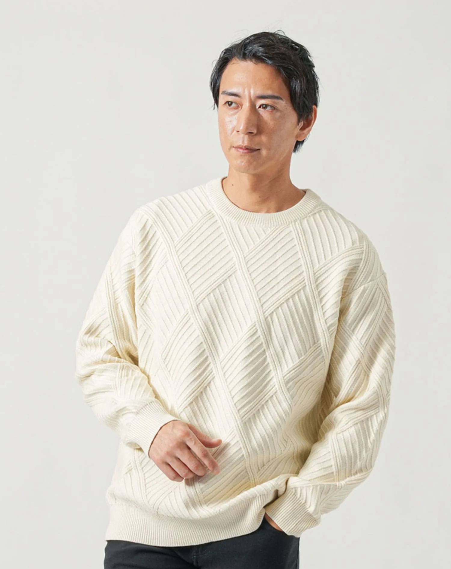 ダイヤジャガード編み長袖クルーネックニット - Image 20