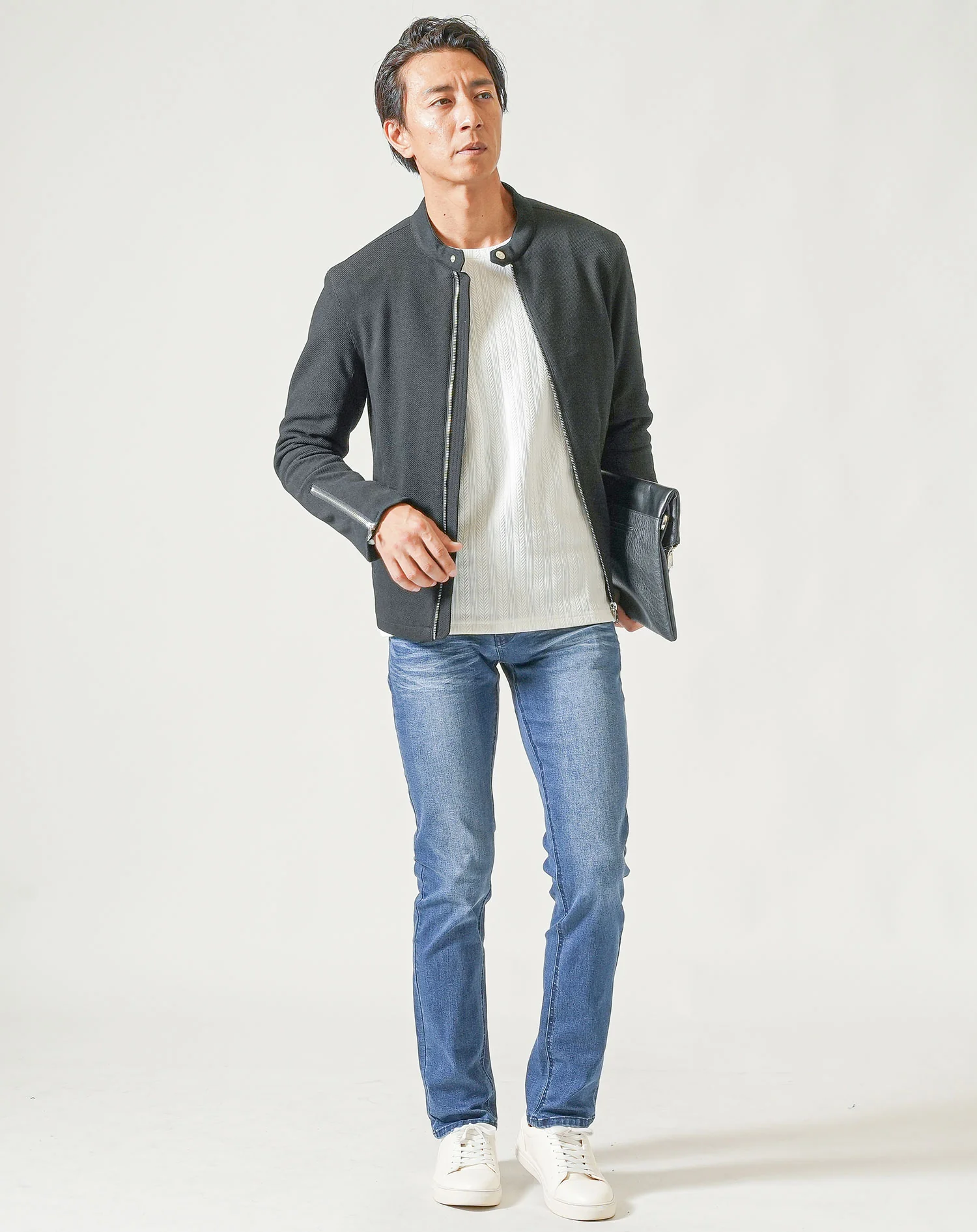 30代メンズ3点コーデセット　黒ライダースジャケット×白長袖Tシャツ×ダークブルーストレッチテーパードデニムパンツ - Image 4