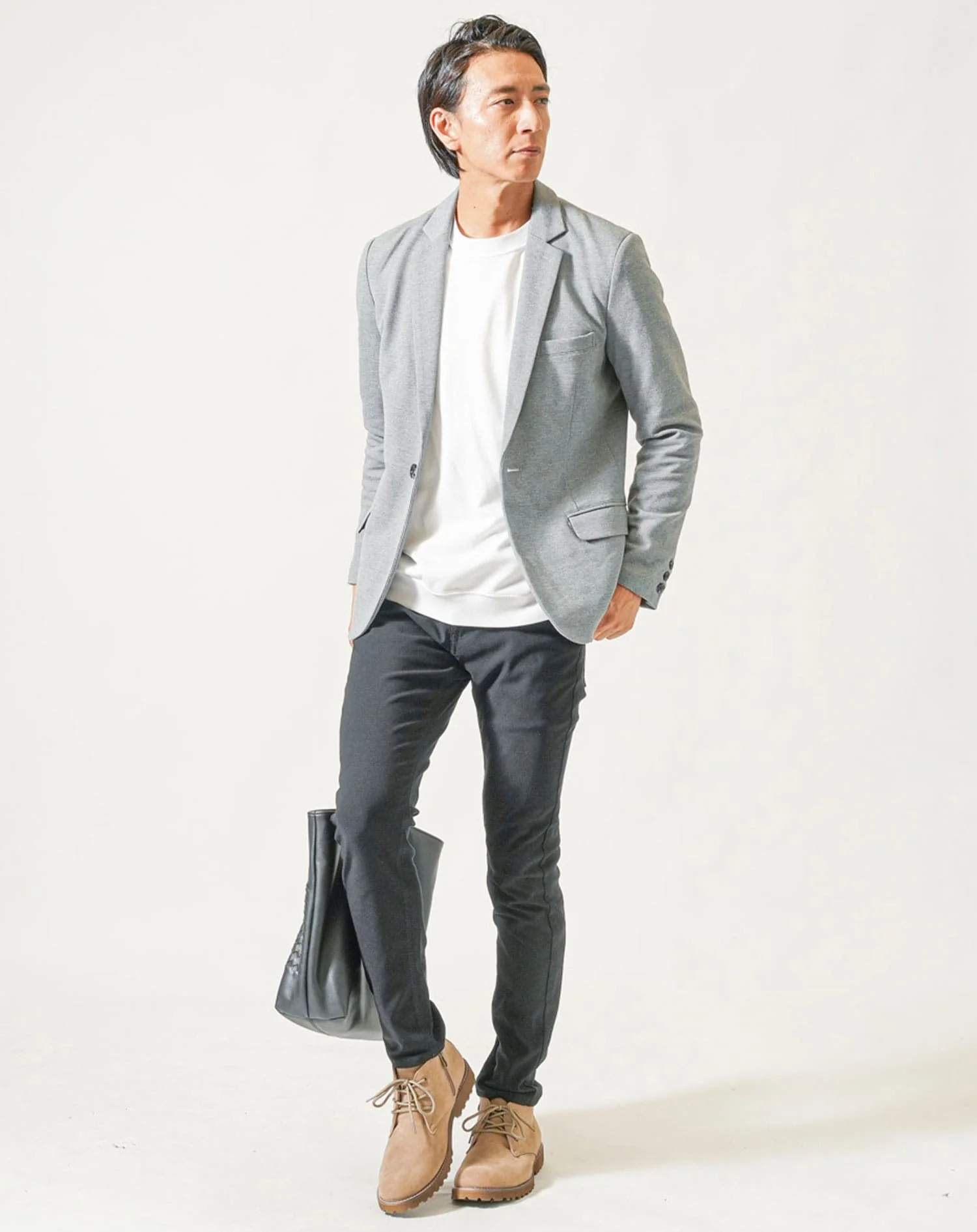 30代メンズ秋服3点コーデセット　グレー長袖テーラードジャケット×白長袖Tシャツ×黒ストレッチテーパードチノパンツ - Image 3