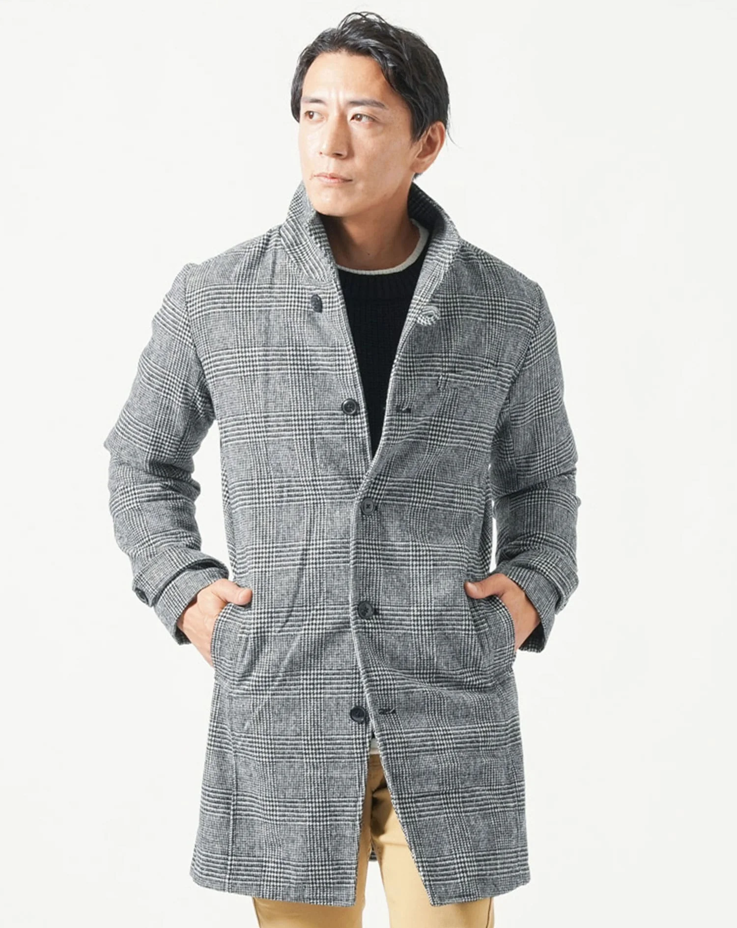 メンズ冬服全身3点コーデセット　グレンチェックロングコート×黒長袖ニットTシャツ×ベージュチノパンツ - Image 4