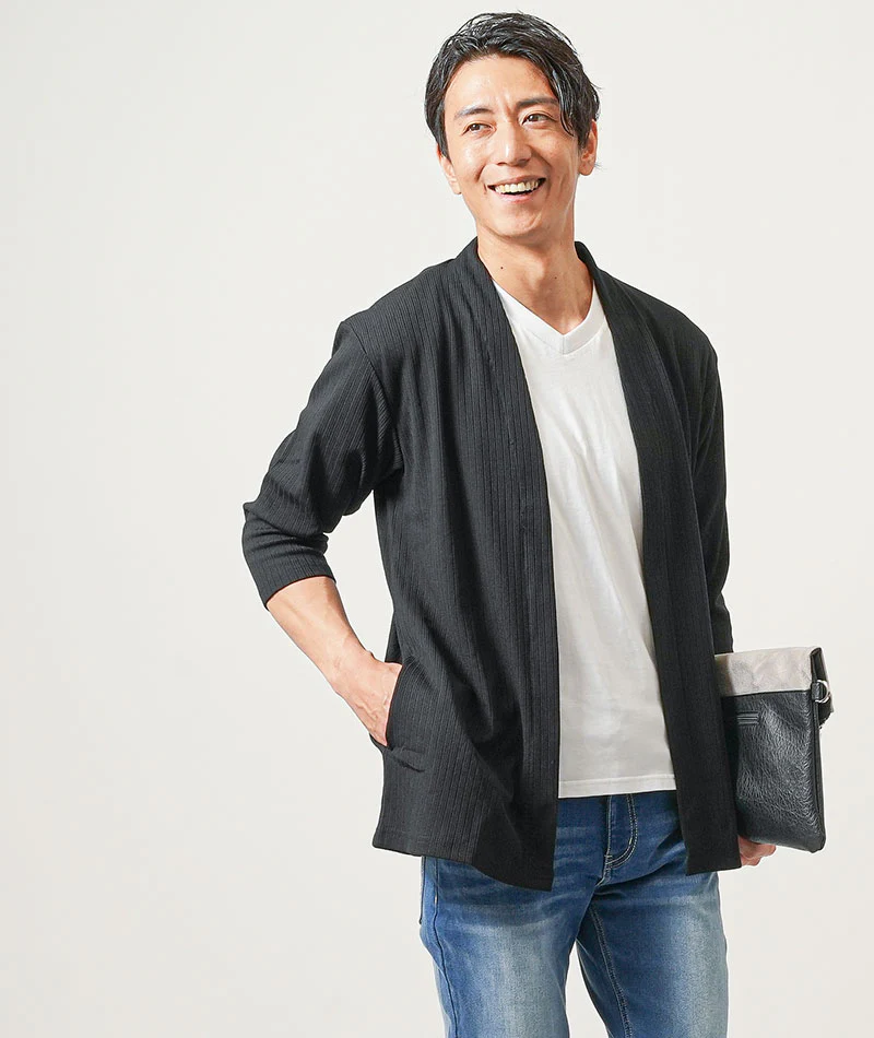 40代メンズ夏の3点コーデセット　黒7分袖カーディガン×白半袖Tシャツ×ブルーアンクルデニムパンツ - Image 4