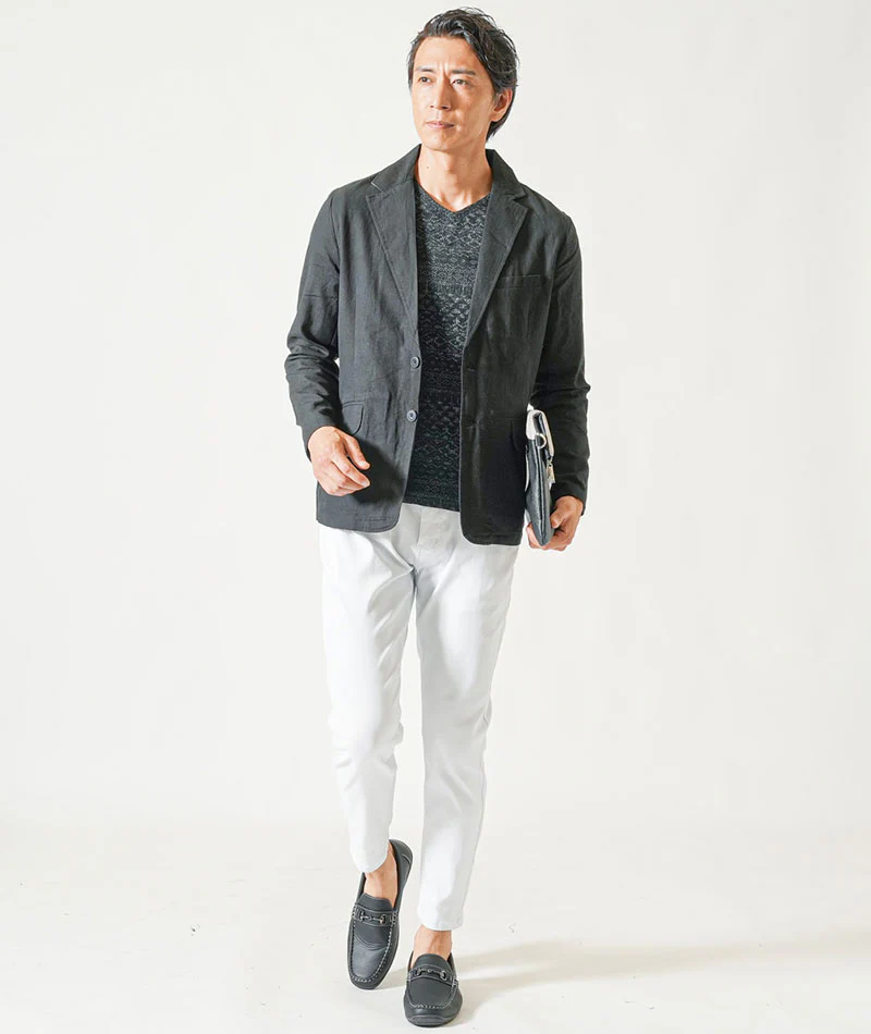 40代メンズ3点コーデセット　黒長袖テーラードジャケット×黒半袖Tシャツ×白ストレッチアンクルチノパンツ - Image 9