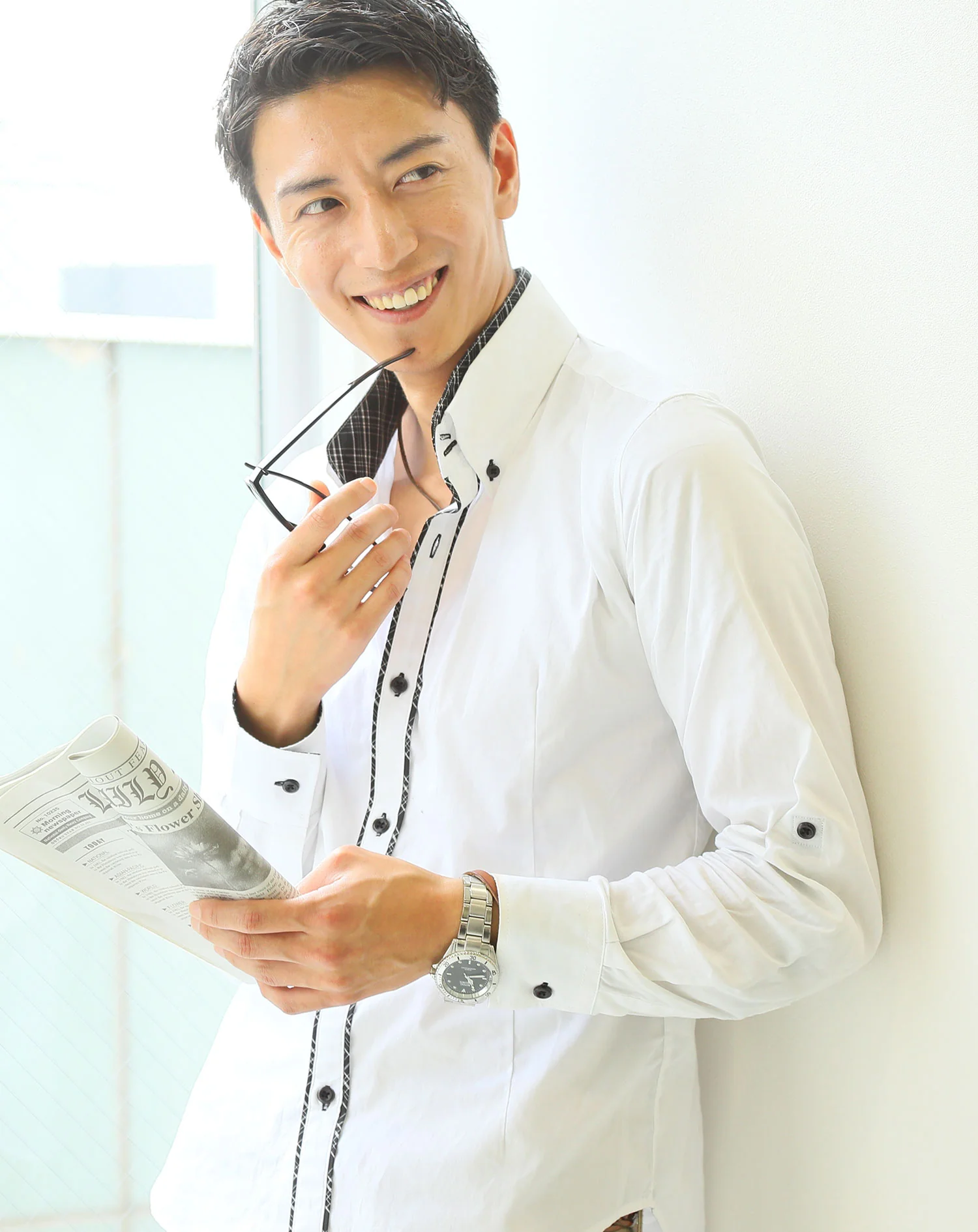 40代メンズ冬服全身4点コーデセット　グレンチェックロングコート×ワインジップアップニット×白長袖シャツ×黒スリムチノパンツ - Image 12