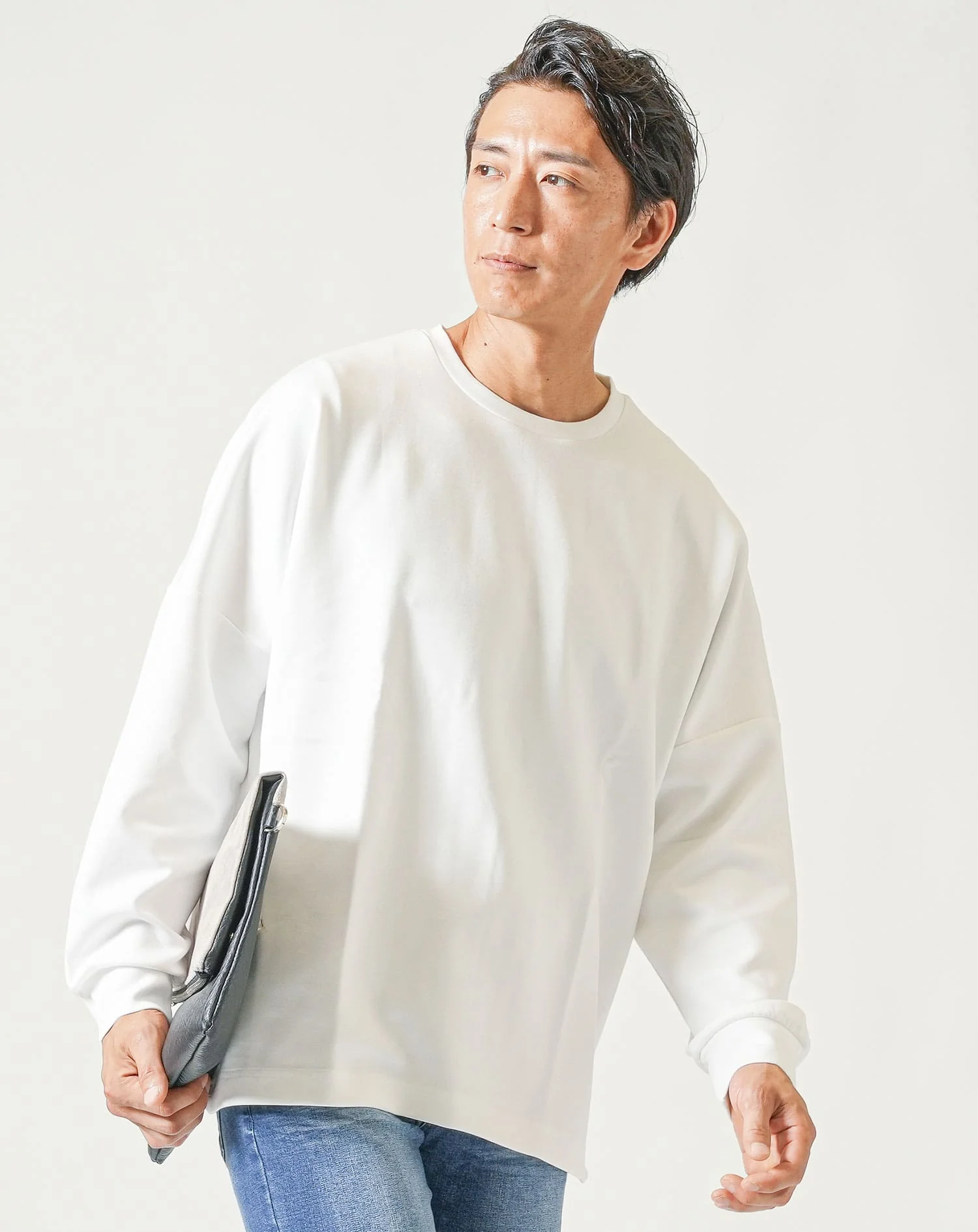 ドルマンスリーブオーバーサイズクルーネック長袖Tシャツ - Image 11