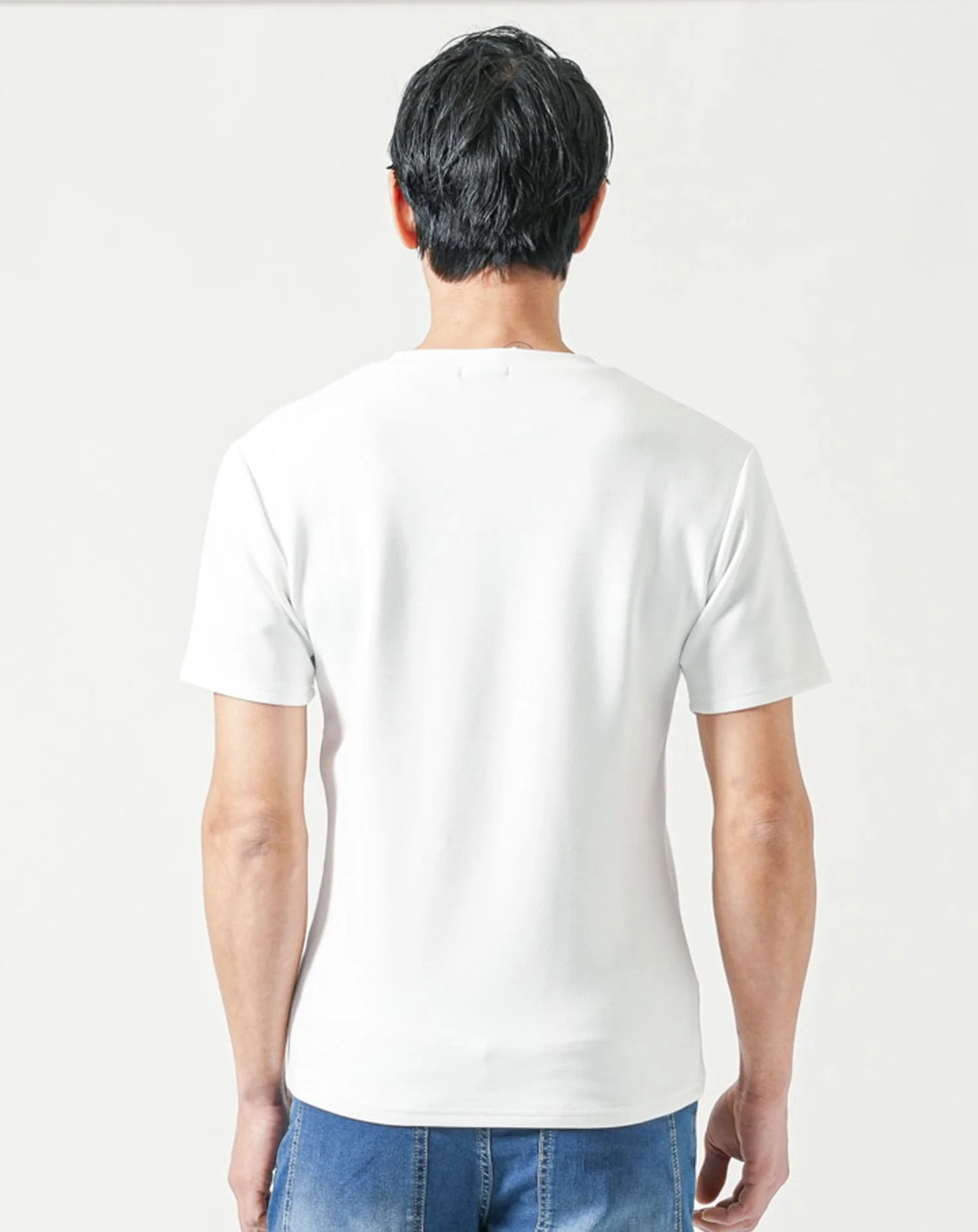 接触冷感＆乳首が透けにくいスリムフィット半袖VネックTシャツ - Image 20