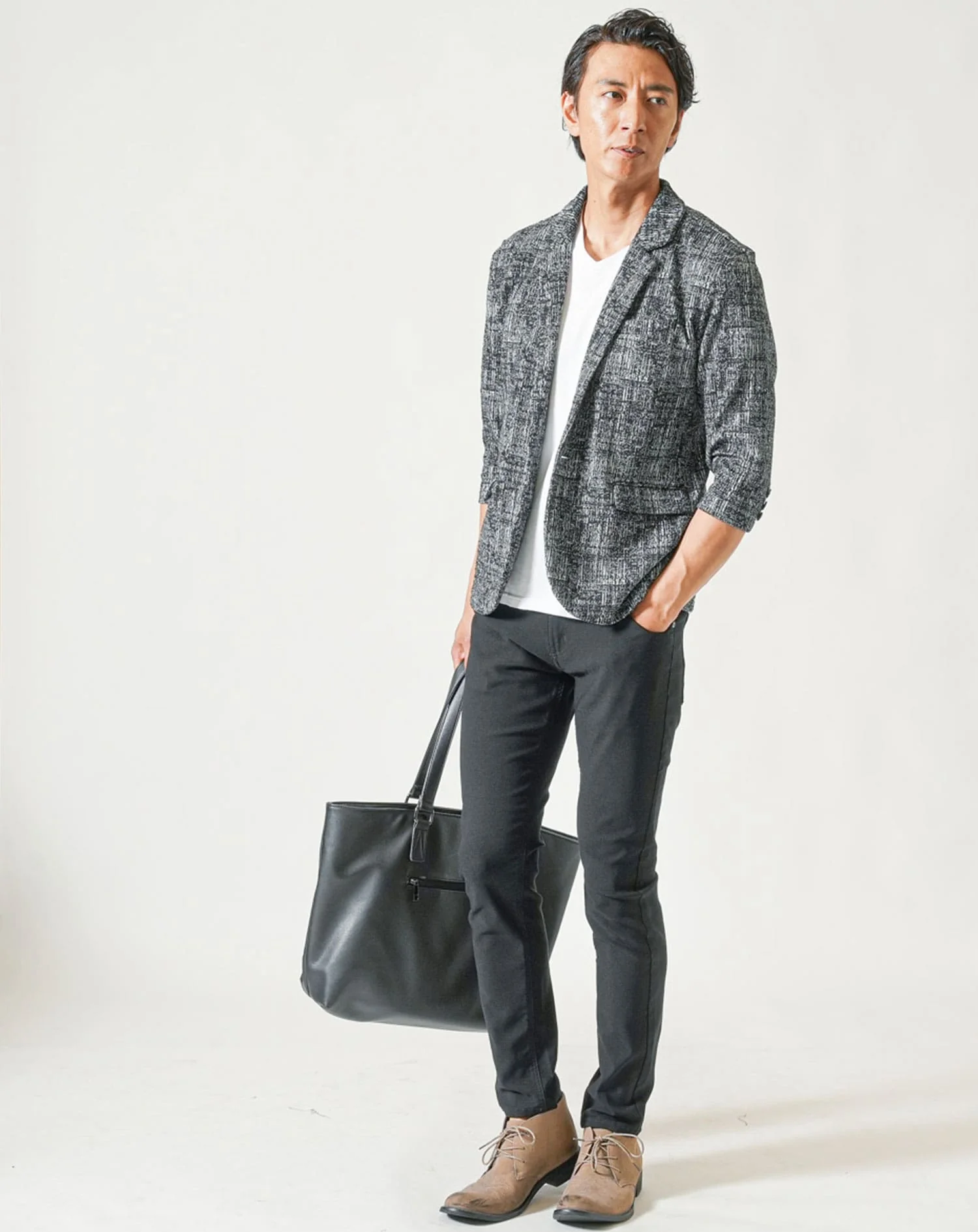 50代メンズ夏服全身3点コーデセット　黒7分袖テーラードジャケット×白半袖Tシャツ×黒スリムチノパンツ - Image 3