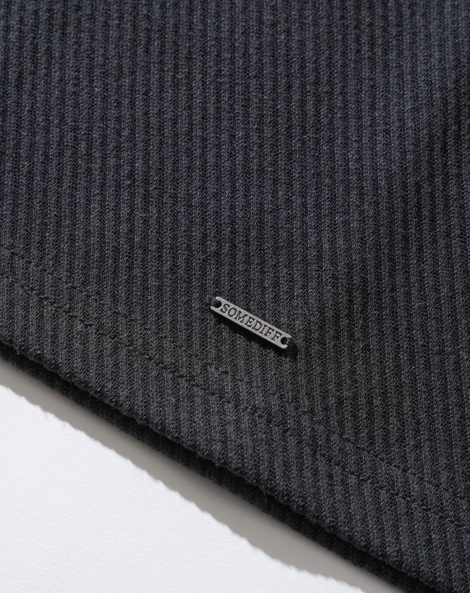 膨れジャガードスリムフィット半袖VネックTシャツ - Image 15