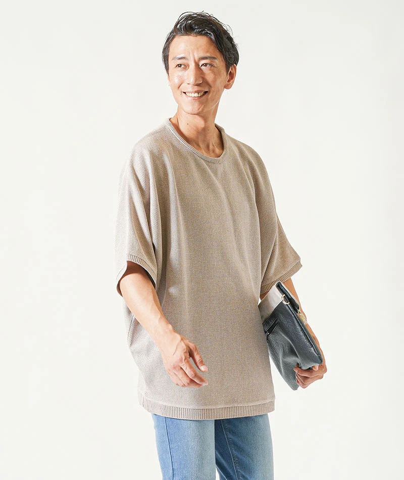 がっちり体型夏の3点コーデセット 黒半袖サマーニットTシャツ×ベージュ半袖サマーニットTシャツ×ブリーチアンクルデニムパンツ - Image 5