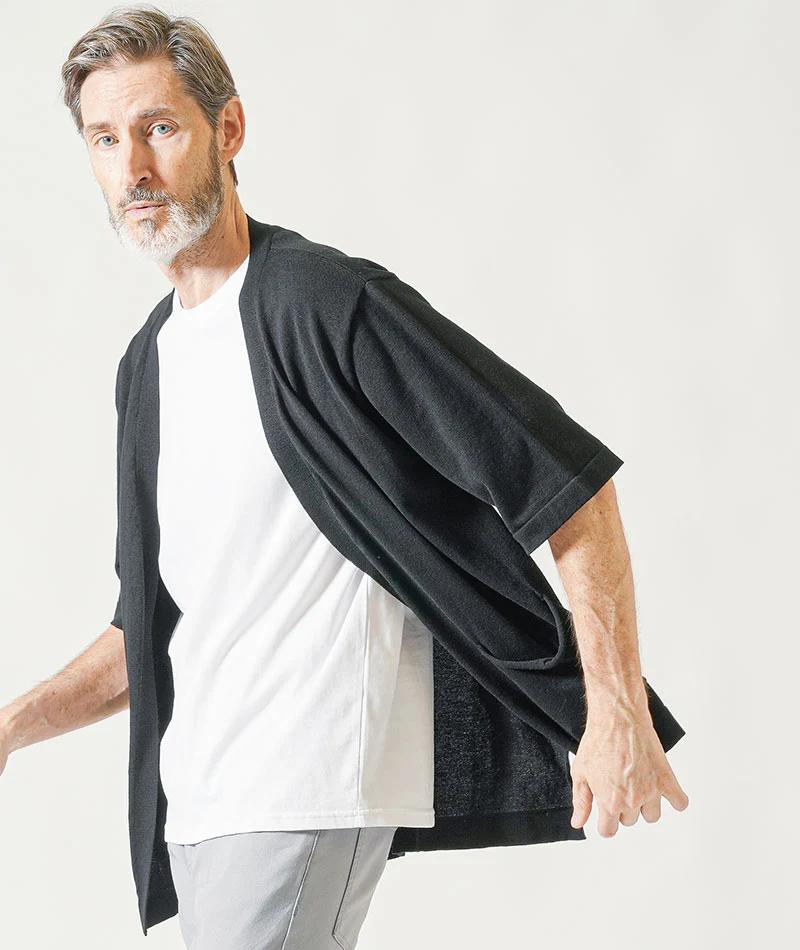 60代メンズ夏の3点コーデセット 黒5分袖サマーカーディガン×白半袖Tシャツ×グレーストレッチチノパンツ - Image 12