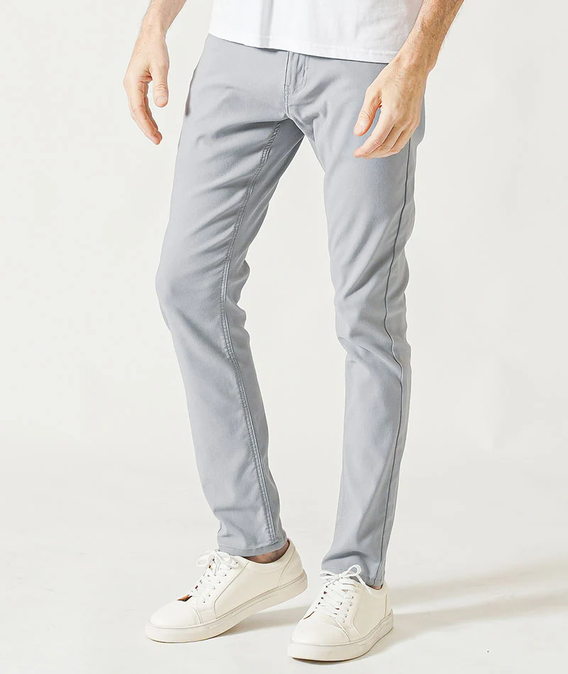 60代メンズ夏の3点コーデセット ネイビー7分袖シャツ×白半袖VネックTシャツ×グレーストレッチチノパンツ - Image 8
