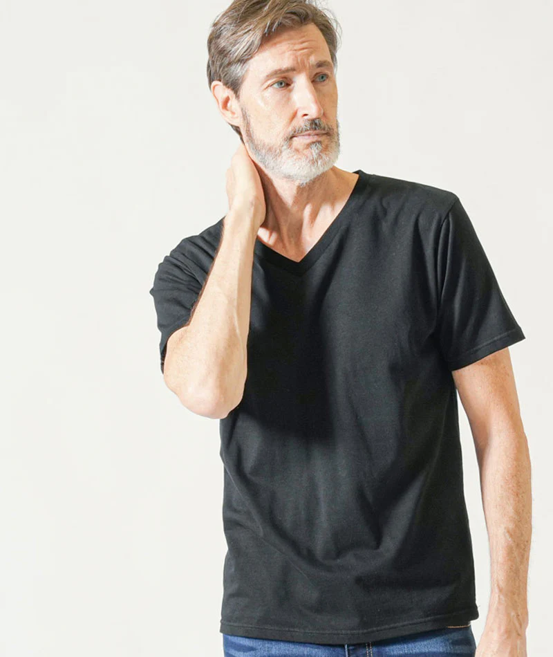 60代メンズ夏の3点コーデセット 白7分袖シャツ×黒半袖VネックTシャツ×インディゴアンクルデニムパンツ - Image 13