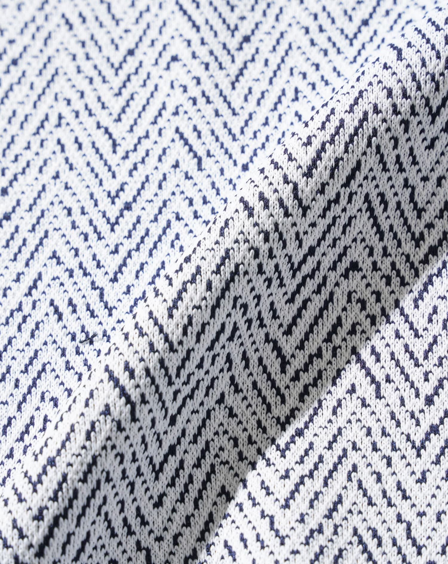 ラフヘリンボーンVネック半袖Tシャツ - Image 30