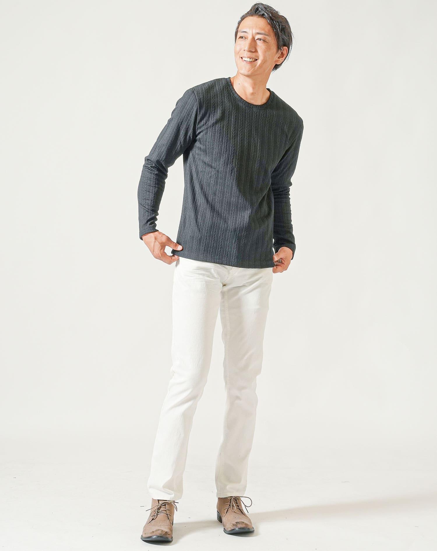 膨れヘリンボーン長袖ストレッチクルーネックTシャツ - Image 17