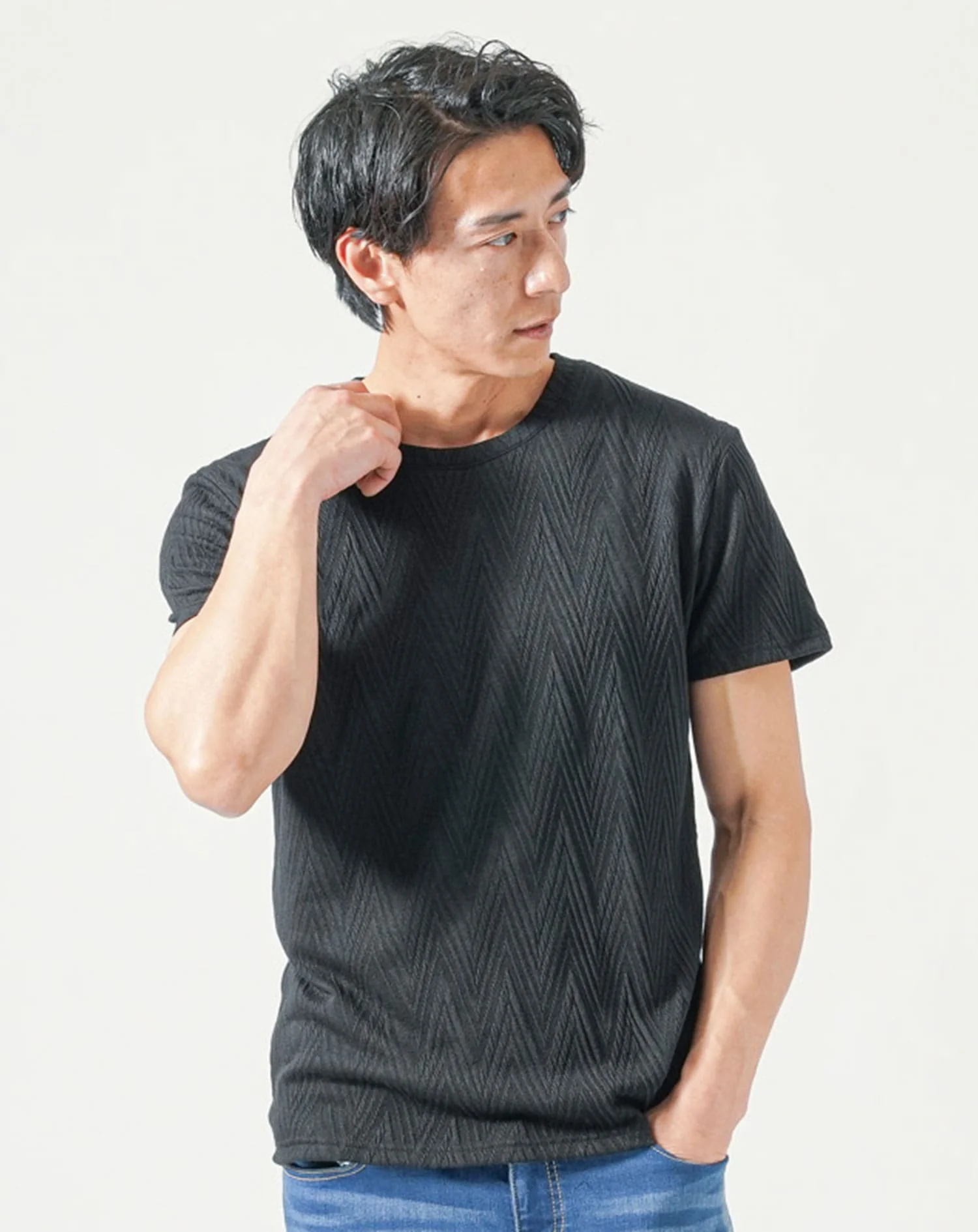 うっすらデザインクルーネック半袖Tシャツ - Image 12