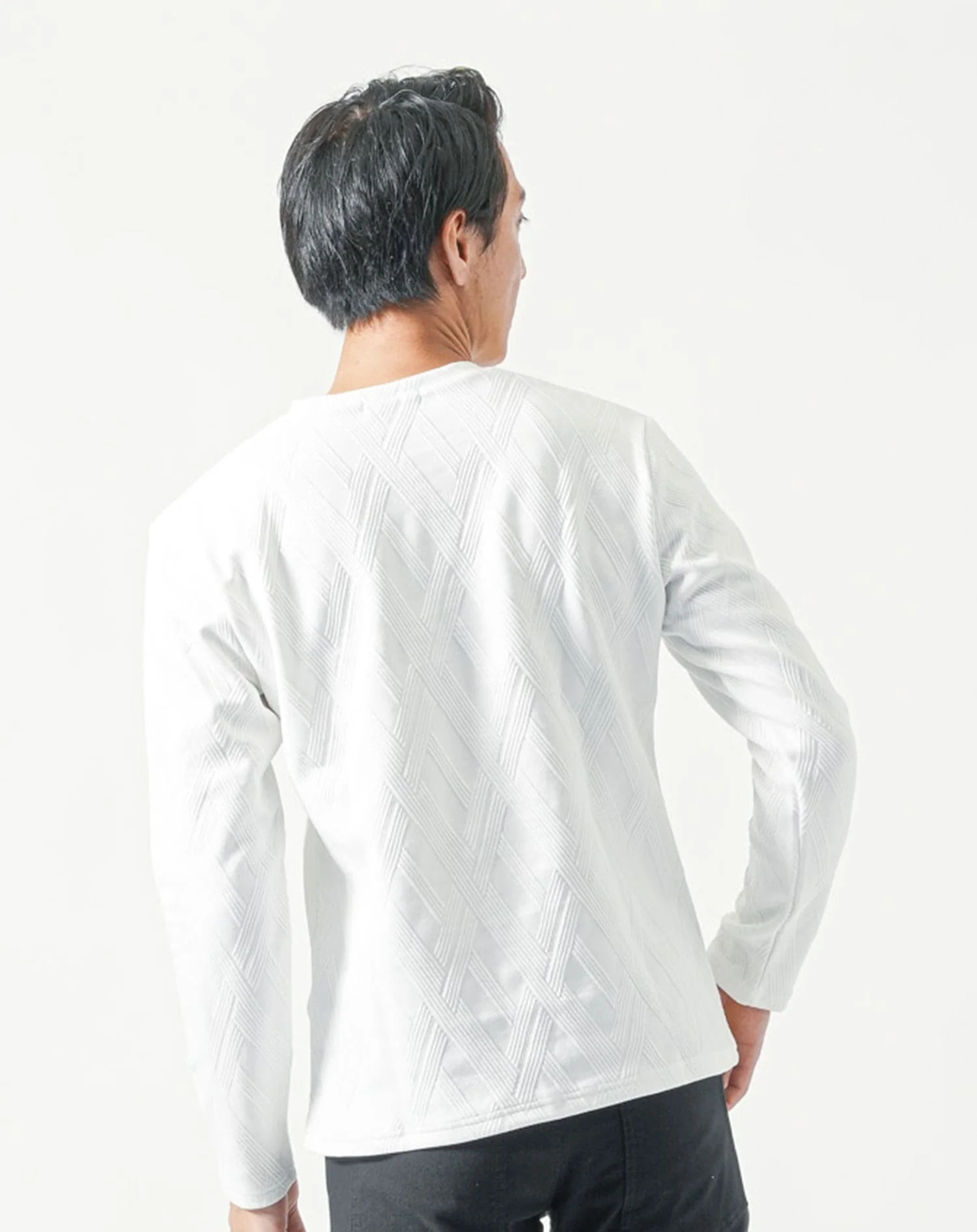 膨れバイアスジャガード長袖クルーネックTシャツ - Image 15