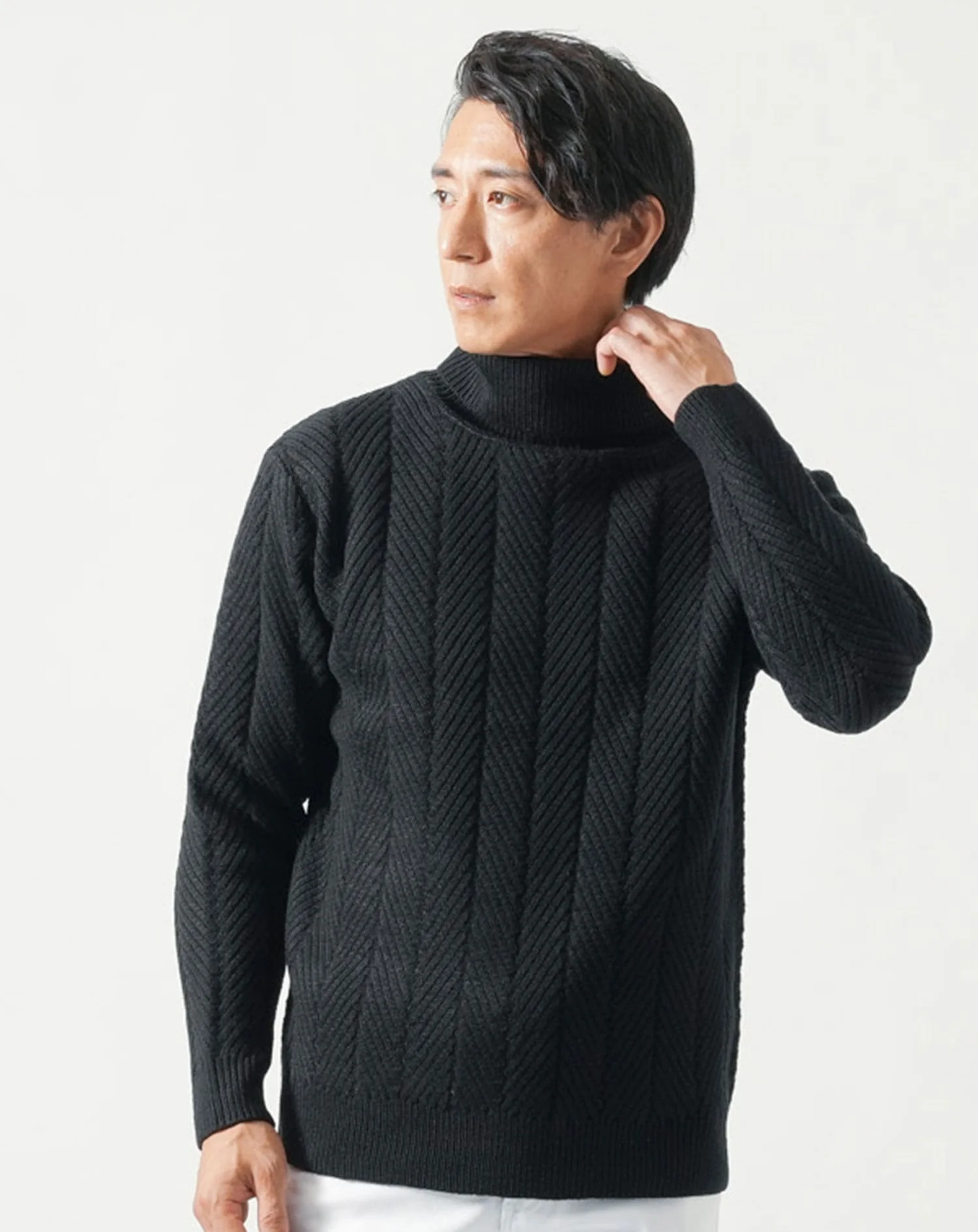 ヘリンボーン編みタートルネックニット - Image 13