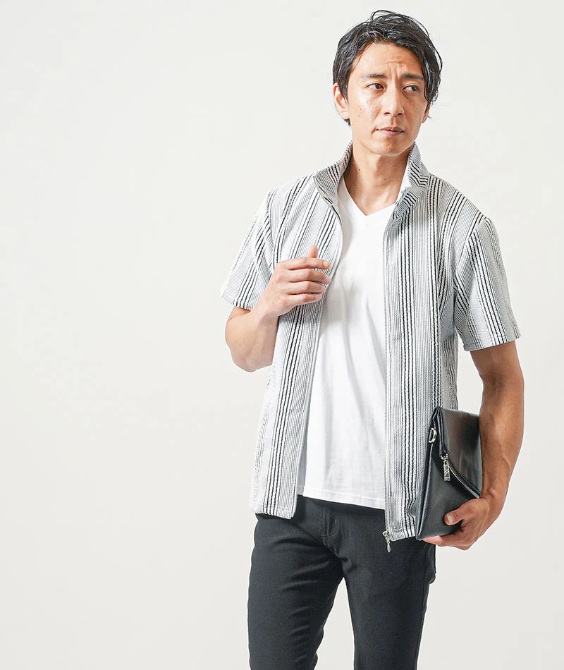 ちょいワル・イケオジメンズ夏の3点コーデセット　白黒半袖ブルゾンジャケット×白半袖Tシャツ×黒スリムチノパンツ - Image 4