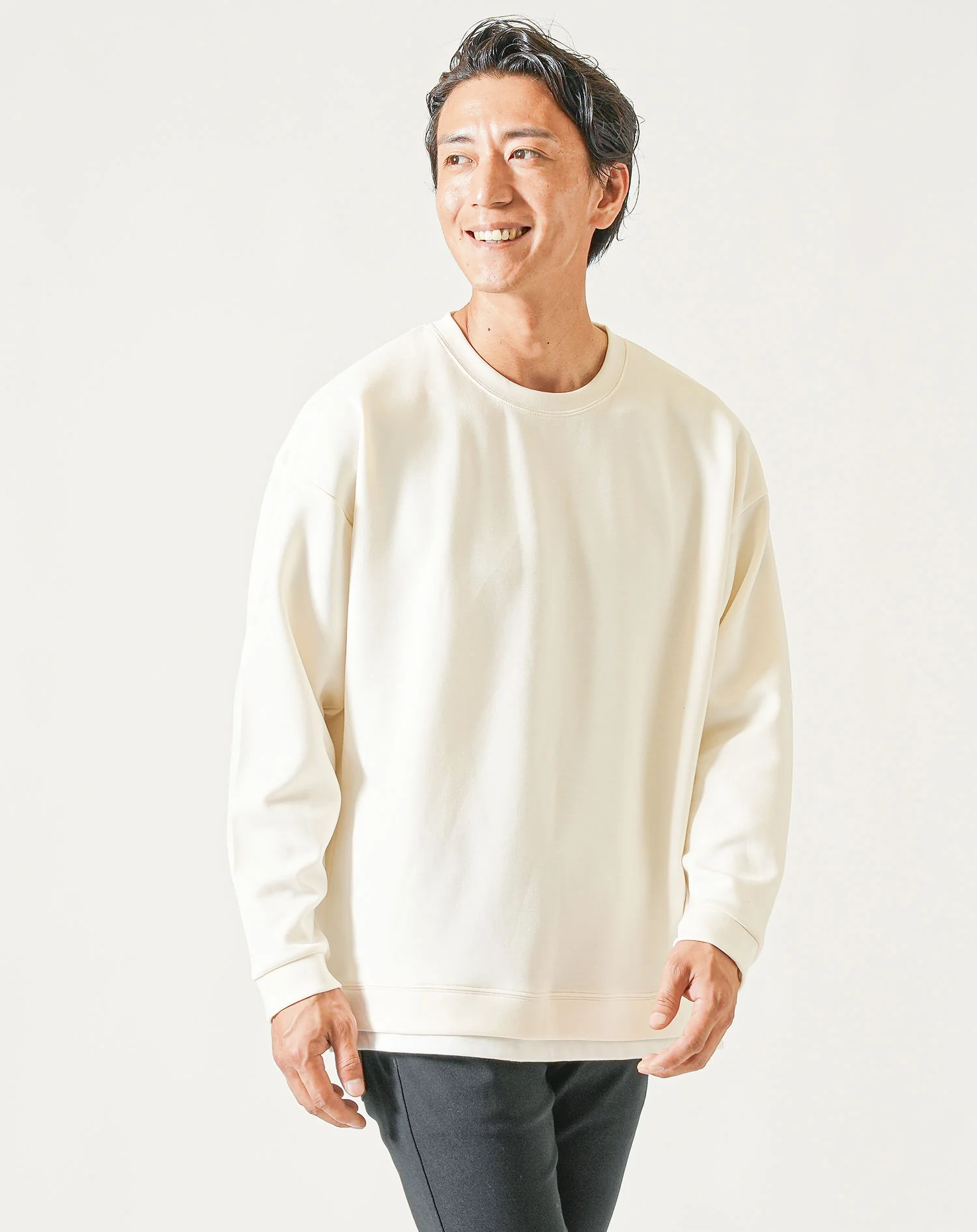 フェイクレイヤードオーバーサイズ長袖クルーネックTシャツ - Image 4