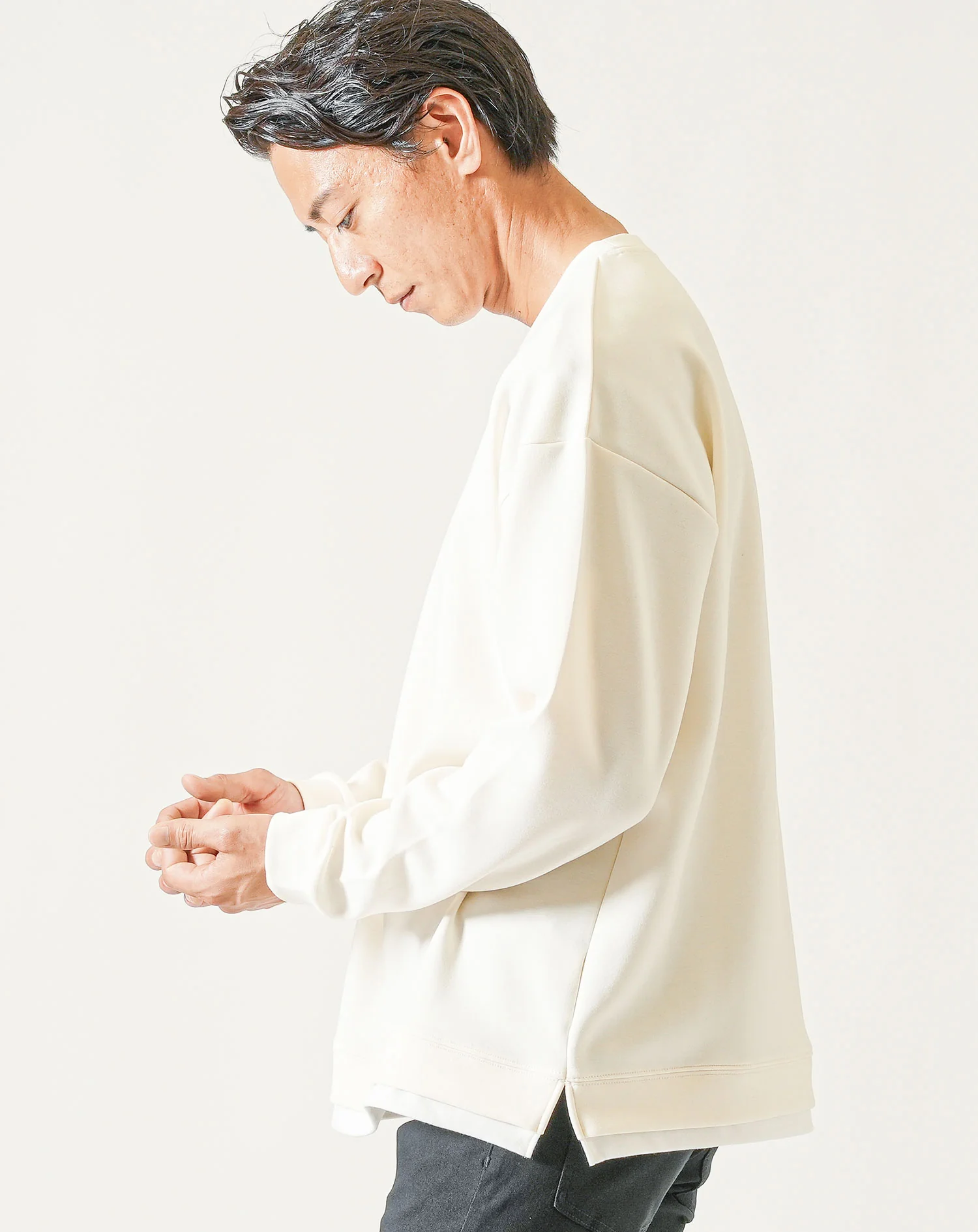 フェイクレイヤードオーバーサイズ長袖クルーネックTシャツ - Image 5