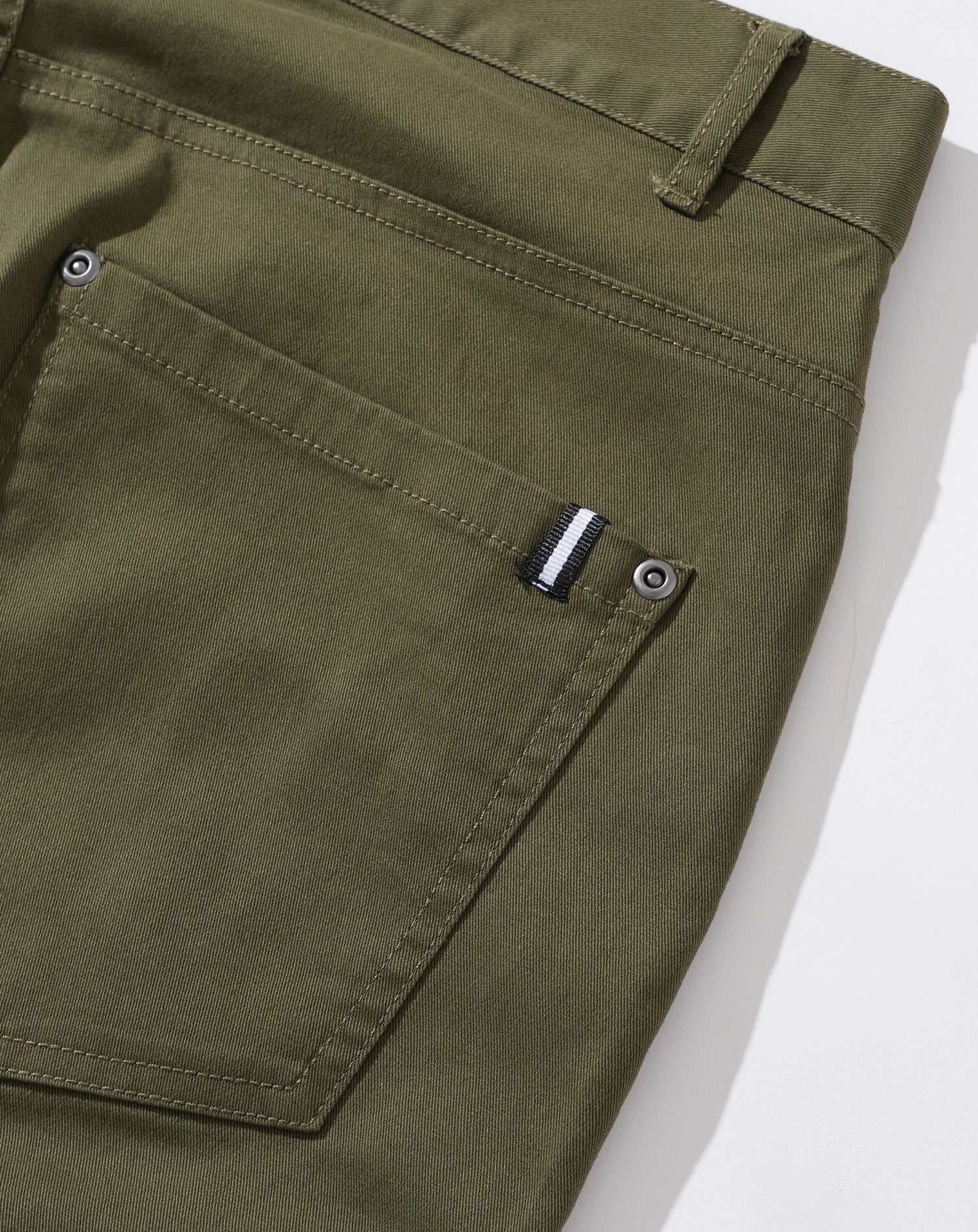 ラインデザインストレッチテーパードパンツ - Image 14